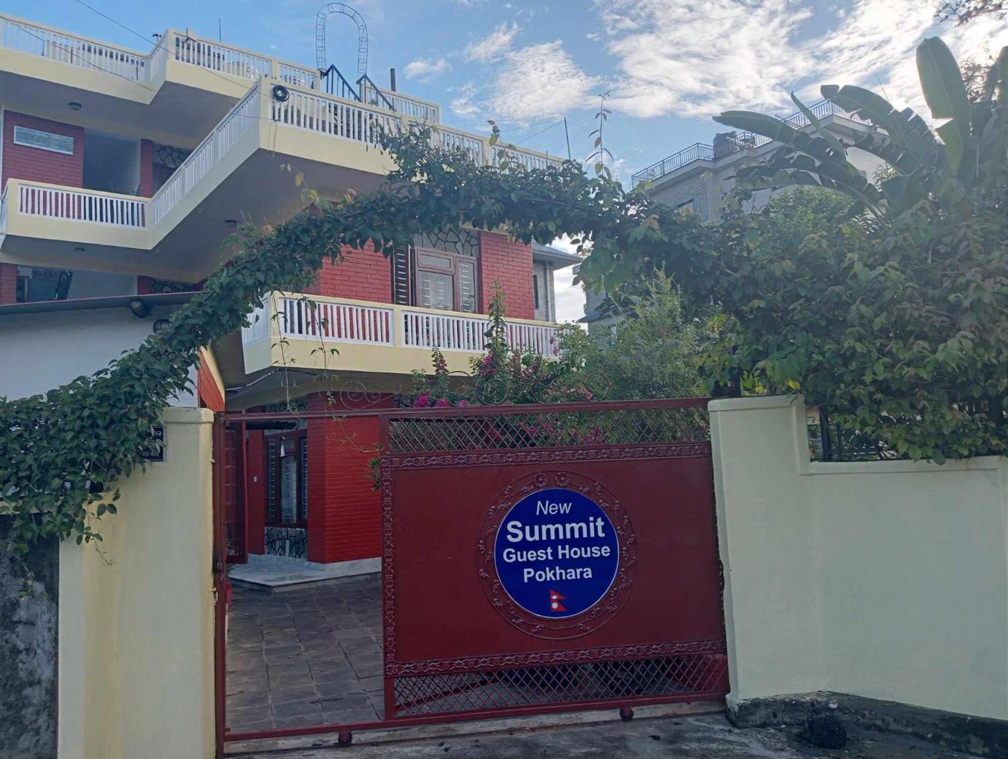 פוקהרה New Summit Guest House מראה חיצוני תמונה