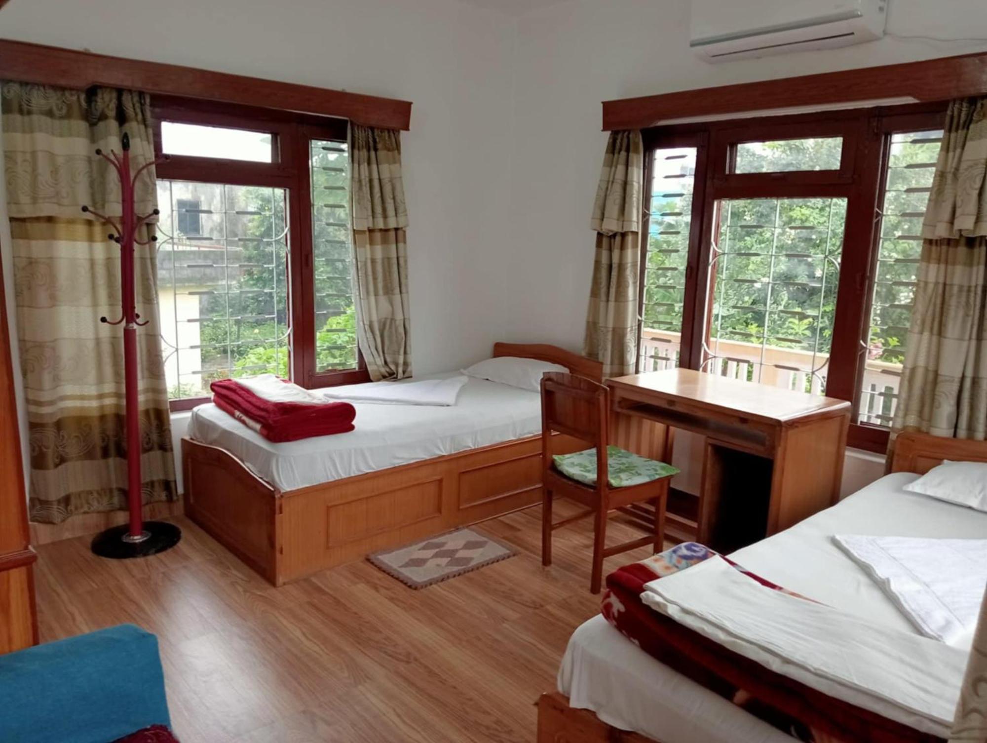 פוקהרה New Summit Guest House מראה חיצוני תמונה