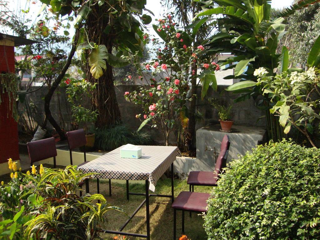 פוקהרה New Summit Guest House מראה חיצוני תמונה